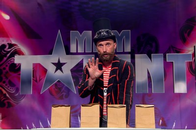 Po tym jak w telewizji zranił prezenterkę Pan Ząbek w wielkim stylu wrócił do 