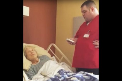 Pracownik hospicjum podszedł do umierającej pacjentki gdy zasnęła! Wtedy kamera uchwyciła ten gest!