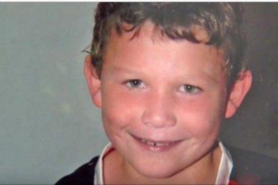 Rodzice adopcyjni oddali bo go im się nie spodobał! Po latach opiekunka zrobiła coś zaskakującego!