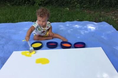 Rodzice pozwolili swojej 2 letniej córce namalować obraz do swojego pokoju! Efekt przeszedł oczekiwania!