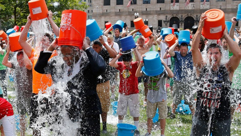 Rok temu internet oszalał na punkcie Ice Bucket Challenge. Poznaj zaskakujący rezultat.
