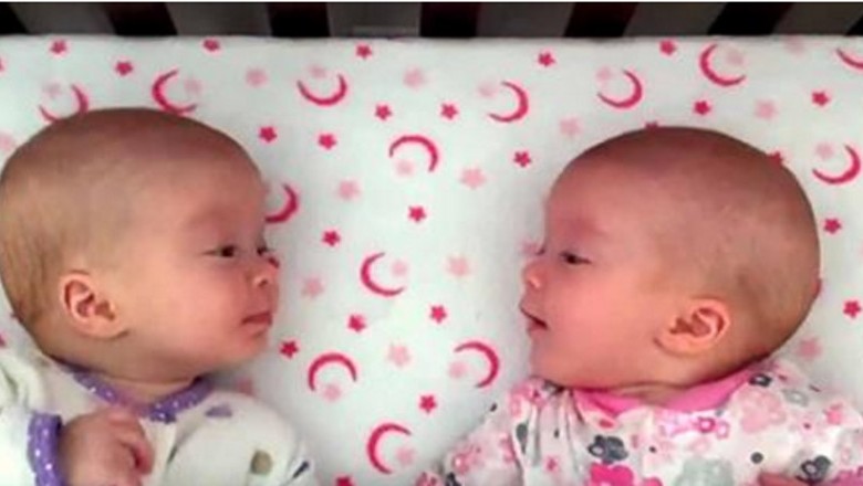 Siostry bliźniaczki widzą się pierwszy raz w życiu! Posłuchaj ich bardzo niezwykłej rozmowy! 