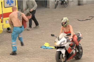 Sprawdzali kto ma jaja nacisnąć ten guzik! Gdy w końcu się doważył to rozpętało się piekło! 