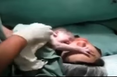 Straciła świadomość po porodzie i bali się, że umiera! Kiedy usłyszała płacz dziecka stało się coś niesamowitego!