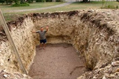 Sąsiedzi byli zdziwieni wielką dziurą którą wykopał w ogrodzie! W kilka dni odmienił całe podwórko! 