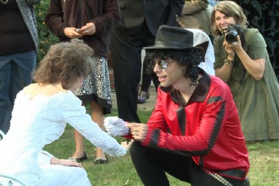 Ta kobieta poślubiła sobowtóra Michaela Jacksona. Wyjaśnienie doprowadzi Cię do łez...