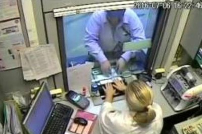 Tak gość okradł kantor w biały dzień! Kasjerka nawet się nie zorientowała!
