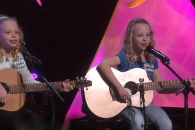 Te identyczne bliźniaczki skradną Ci serce swoim uśmiechem oraz śpiewem! Przesłodkie!