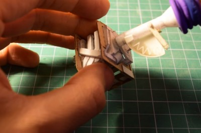 To jest dopiero pasja motoryzacyjna! Fantastyczny silnik V8 z papieru napędzany powietrzem!