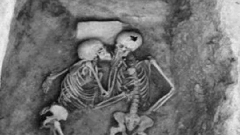 Zostali zabici 2800 lat temu dzieląc się ostatnim oddechem! Odkrywając ich szkielety naukowcy doznali szoku! 