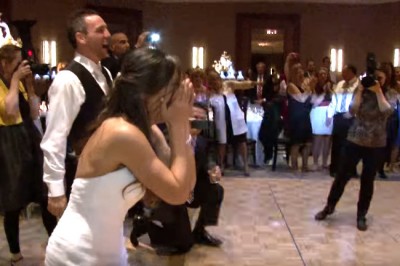 Zwykły weselny taniec zamienił się w TO! Panna młoda dosłownie odleciała ze szczęścia! 