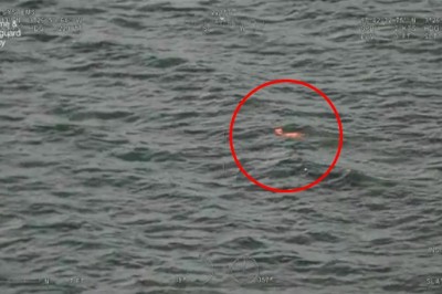 Ratownicy zauważyli w morzu dziwny kształt! Gdy przyjrzeli się bliżej, natychmiast zawrócili łódź! 