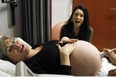 60 latka zachodzi w ciąże po raz kolejny! Jej córka jest z tego powodu szczęśliwa choć wielu to szokuje!