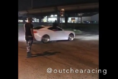Nokaut podczas driftowania autem! Nie ogarniam co gość chciał zrobić!
