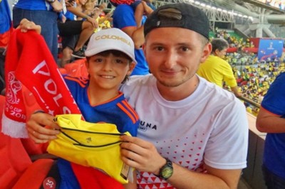 Mały kolumbijski chłopiec podszedł do Polaka po przegranym meczu! Każdy kibic powinien brać z niego przykład! 