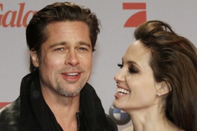 Brad Pitt spotyka się z aktorką młodszą o 32 lata! Kobieta wygląda jak młoda Angelina Jolie!