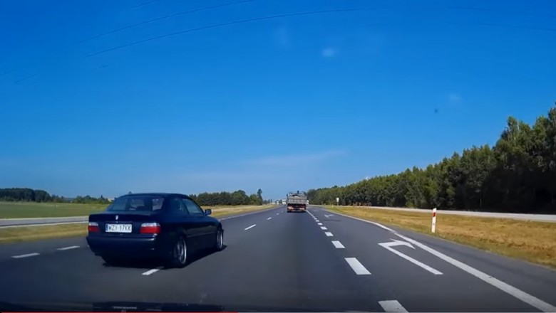 Skrajna głupota kierowcy BMW podczas wyprzedzania! Nic tylko zabrać prawko!