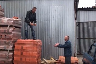 Mietek weź się do roboty a nie na celebrytę pozujesz! Na szczęście to nagrał!