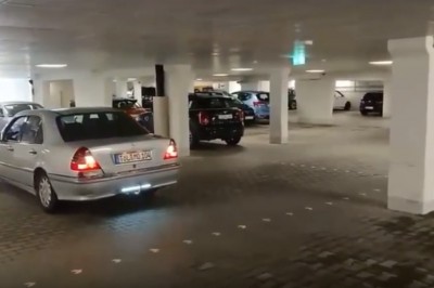 Nowoczesny system parkingowy w starym Mercedesie! Tego się nie spodziewasz :D