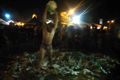 Gdy impreza wejdzie za mocno! Przebudzenie Golema na festiwalu Woodstock Polandrock!