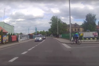 „Przecież dołączam się do ruchu!” Kierowca vs pyskata kobieta, której się pomyliły przepisy!