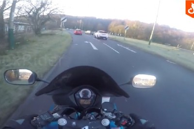 Pocinał motocyklem pomimo, że nic nie widział. Myślał, że nic mu nie grozi