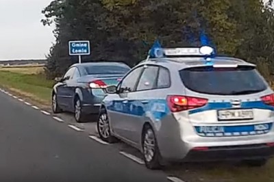Wyprzedzanie na czołówkę tuż przed policjantami. Seba szybko pożałował swojego manewru