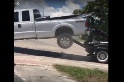 Wolał rozwalić swojego SUVa,  niż dać go odholować