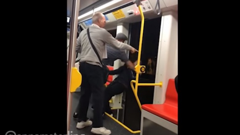 Mieli dosyć jego muzyki w tramwaju, więc postanowili go wyrzucić za drzwi