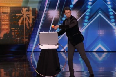 Jego występ sprawił że jurorki zaniemówiły. Takiego magika w Mam Talent jeszcze nie było
