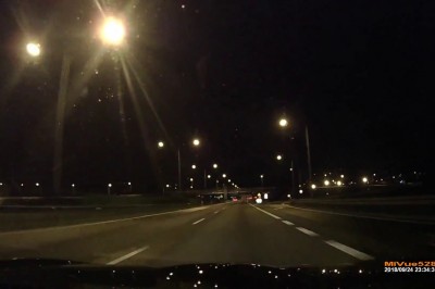 O krok od tragedii. Nagranie z jazdy na czołówkę autostradą A2 w nocy