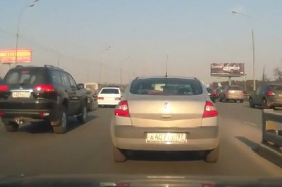 Nagranie z wybuchu butli z gazem w bagażniku auta. Mieli sporo szczęścia