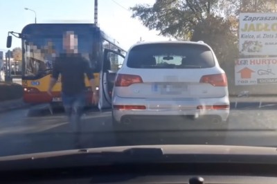 Dwóch agresywnych typów pięknie kończy swoje dyskusje na drodze