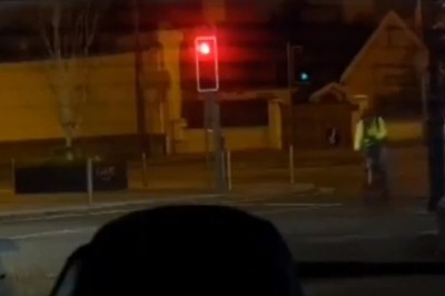 Nie korzystaj z telefonu jak jedziesz rowerem, bo możesz skończyć jak ten gościu