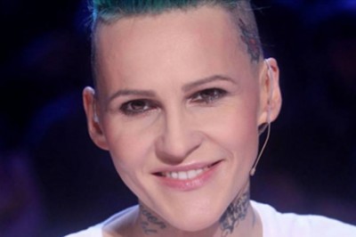 Agnieszka Chylińska w finale „Mam Talent” pojawiła się w zupełnie nowej fryzurze. Wyglądała elegancko