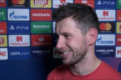 Grzegorz Krychowiak odpowiada w pomeczowym wywiadzie w pięciu językach. Nie sądziłam, że ma takie zdolności