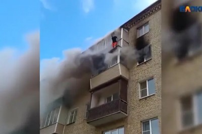 Pożar na 5-piętrze, rodzice z dziećmi musieli skakać z balkonu. Pomogli przypadkowi ludzie