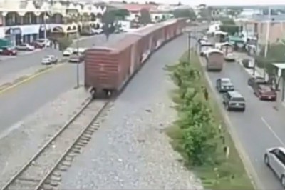 Pociąg bez hamulców uciekający torami przez miasto. Ktoś zapomniał o ręcznym