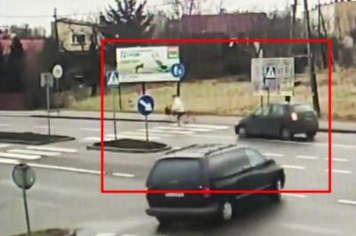 Nagranie z potrącenia rowerzystki w Mielcu. Wjechała wprost pod samochód 