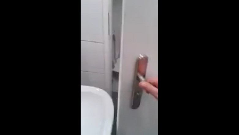 Fachowcy z Sosnowca i ich precyzyjne zamontowanie drzwi w toalecie