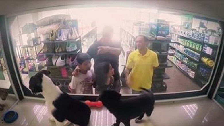 W sklepie zoologicznym zastąpiono rasowe szczeniaki psami ze schroniska. Klienci szybko zareagowali