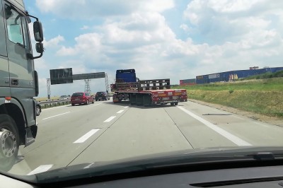 Myślisz, że widziałeś Janusza w TIRze? To zobacz co odwalił ten podczas jazdy