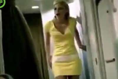 Prawdziwy z niego Casanova. Gość kontra dwie stewardessy w samolocie