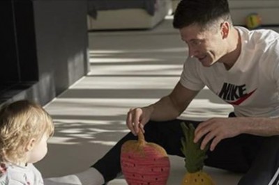 Lewandowski pochwalił się zdjęciem z małą Klarą. Ludzie od razu przyczepili się do szczegółu na jej stopie