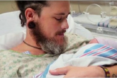 Lekarze twierdzili, że już nie może zajść w ciążę. Jak się później okazało mężczyzna urodził dziecko