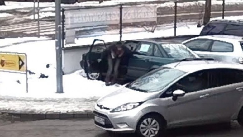 Porobiony kierowca włamuje się do samochodu, wjeżdża w budynek i ucieka - Lublin