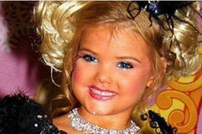 W wieku 6 lat wygrała 300 konkursów piękności. W wieku 12 lat w ogóle nie przypomina tej dziewczynki