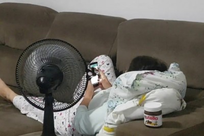 Uwielbiasz jeść Nutelle prosto ze słoika? Ta dziewczyna ma idealny patent dla leniwych