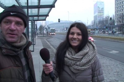 Dziewczynę, aż zatkało. Przypadkowy typ mówi do kamery co myśli o Gdańsku