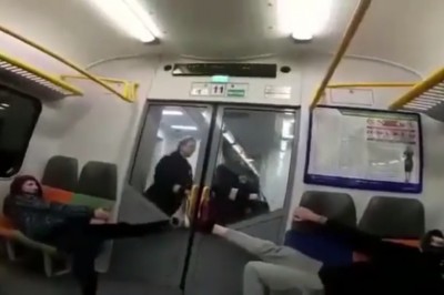 Tych dwóch cwaniaków znalazło sposób na kanarów w pociągu